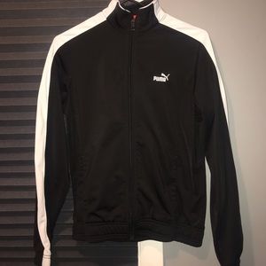 Puma jacket || send offers💖